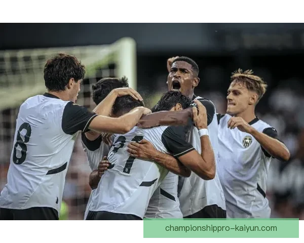 西甲蓝白队本赛季状态回暖，竞争力增强值得关注