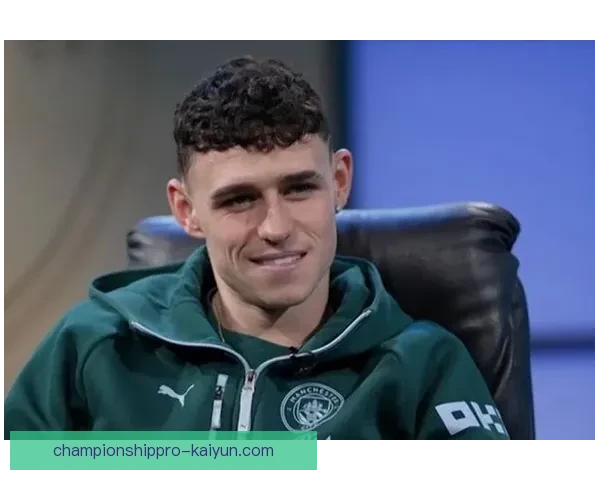 福登在更衣室的融入情况持续提升，球队氛围日渐融洽。